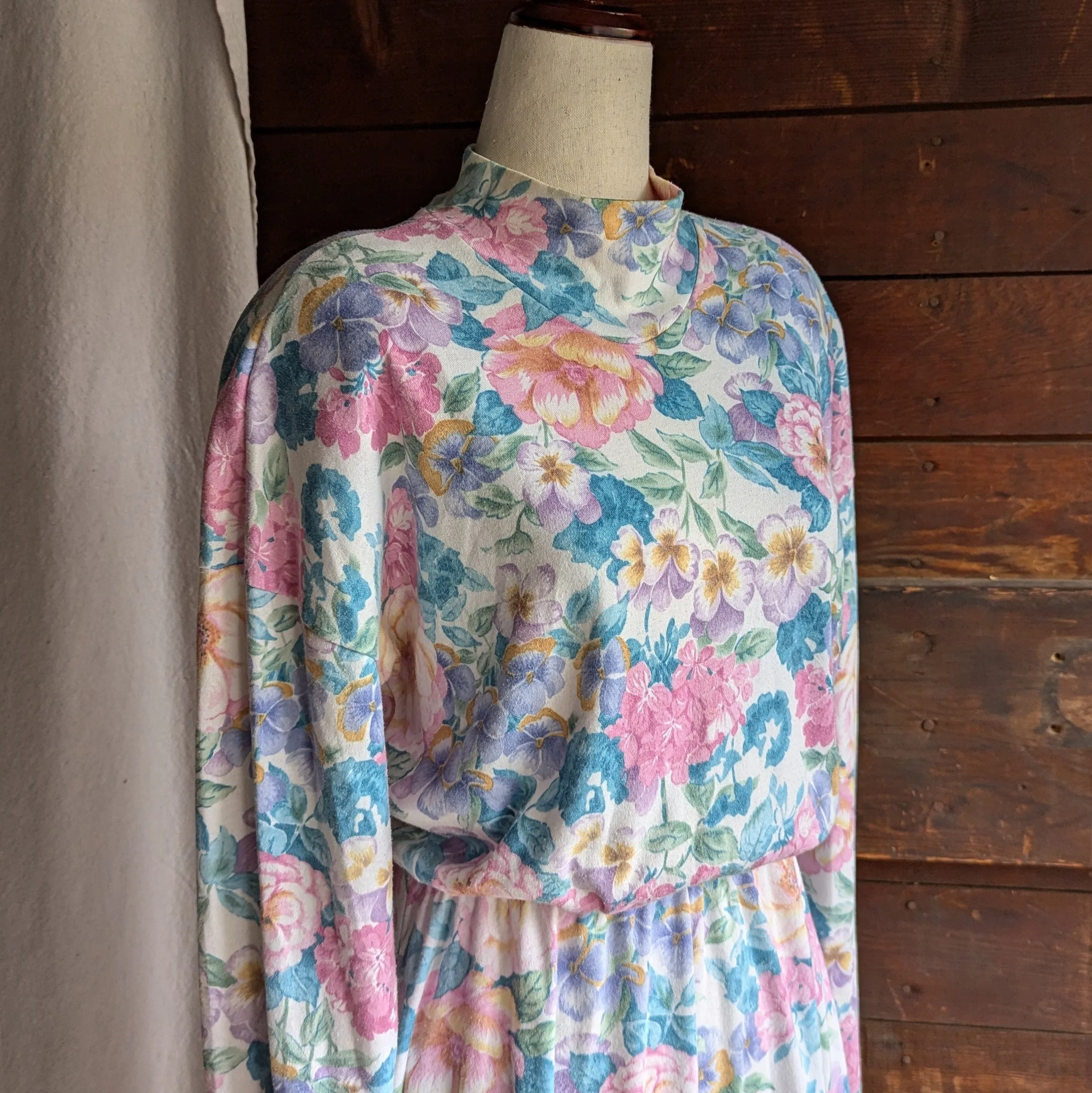 80s/90s Vintage Pale Floral Turtleneck Dress