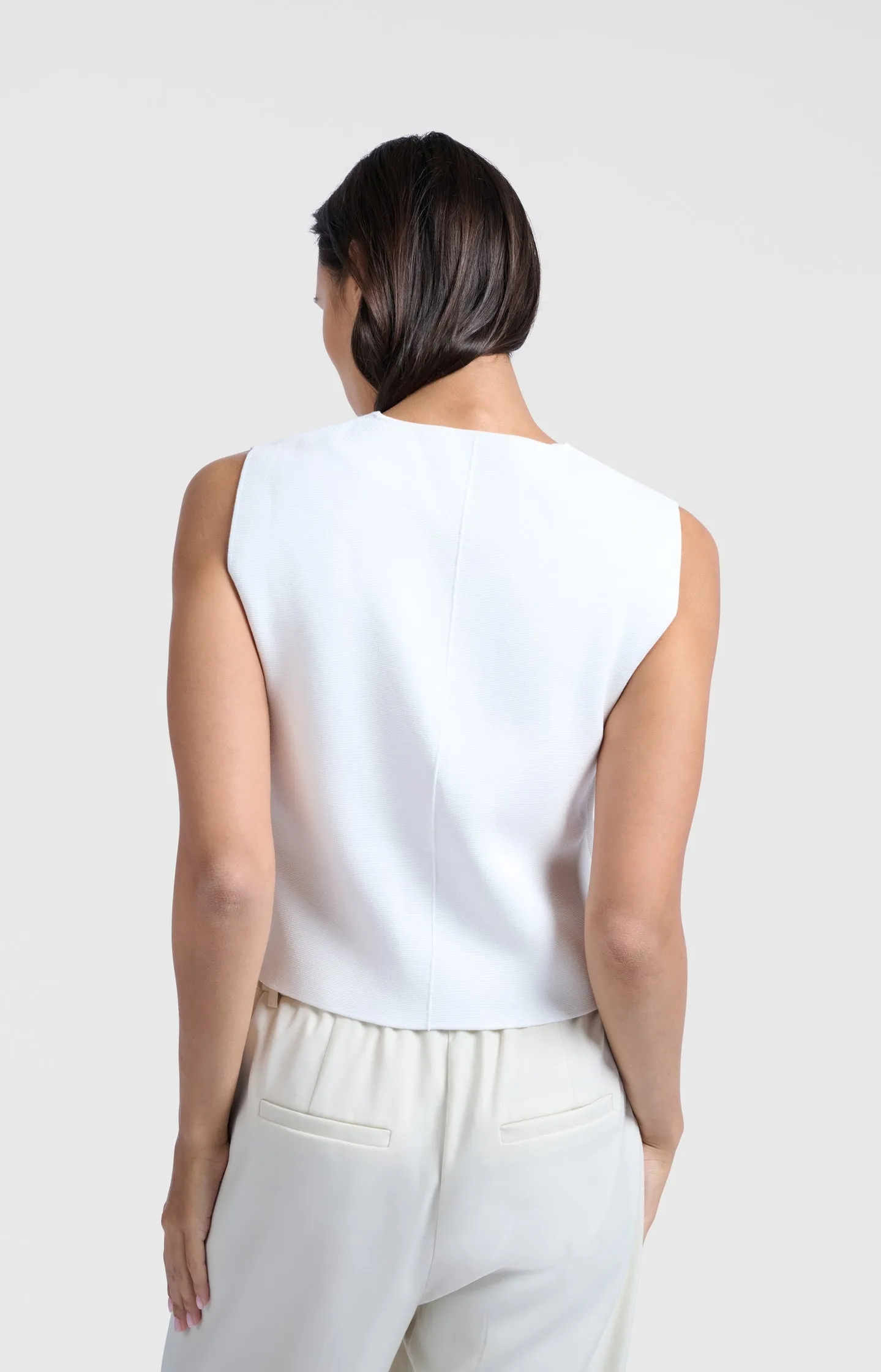 Fine knitted gilet with V-neck